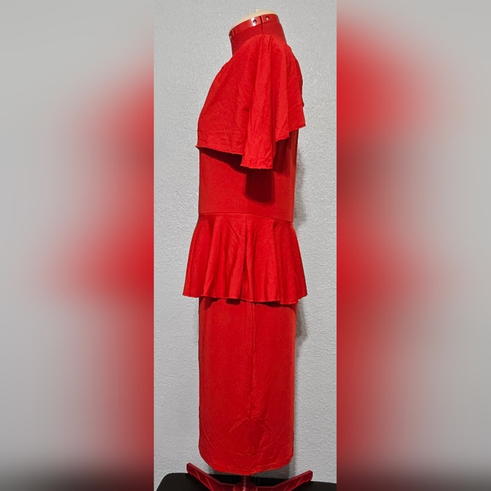 Lady in Red Off Shoulder Dress - Picture 3 of 4